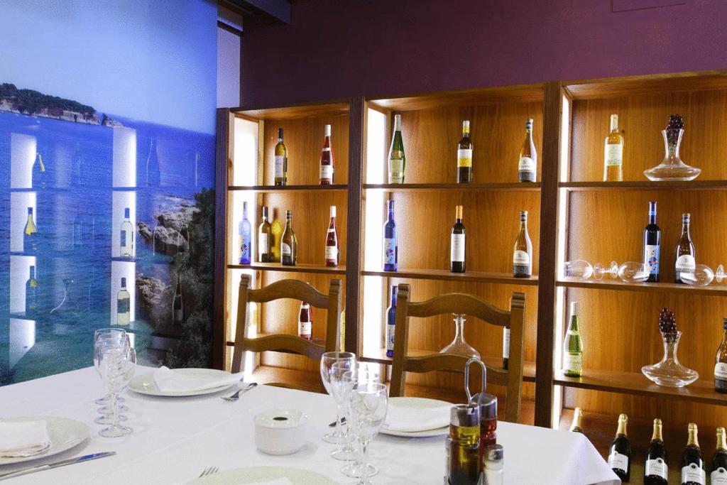 Nápoje v ubytování Hotel Restaurant Sant Pol
