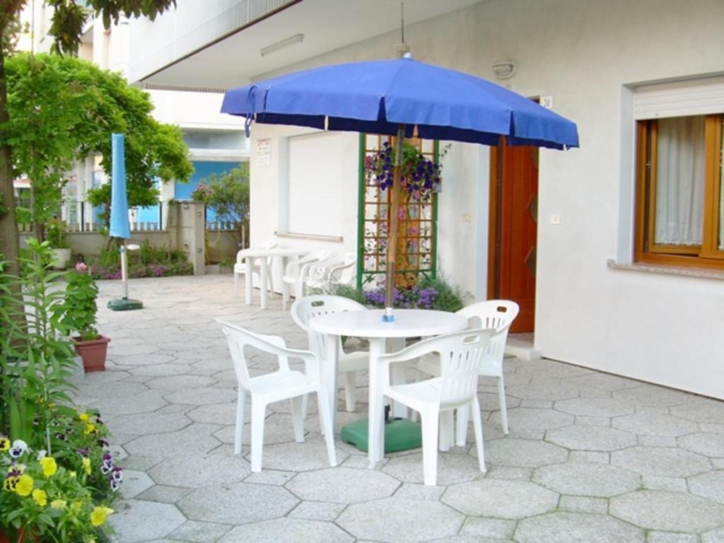 New apartment within a Renovated Detatched House Ground floor with Outdoor Patio