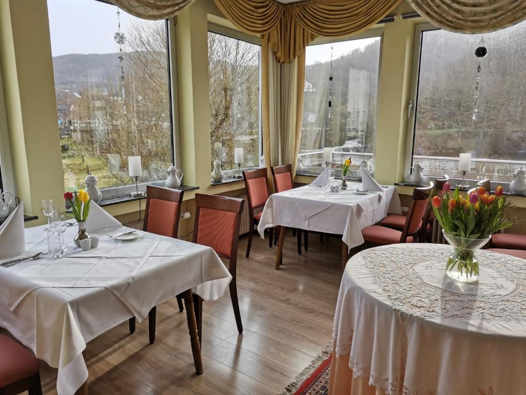 Fotografie z fotogalerie ubytování Hotel Haus am See v destinaci Simmerath
