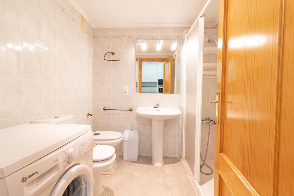Kúpeľňa v ubytovaní Global Properties, Apartamento 2 dormitorios en Canet d'en Berenguer