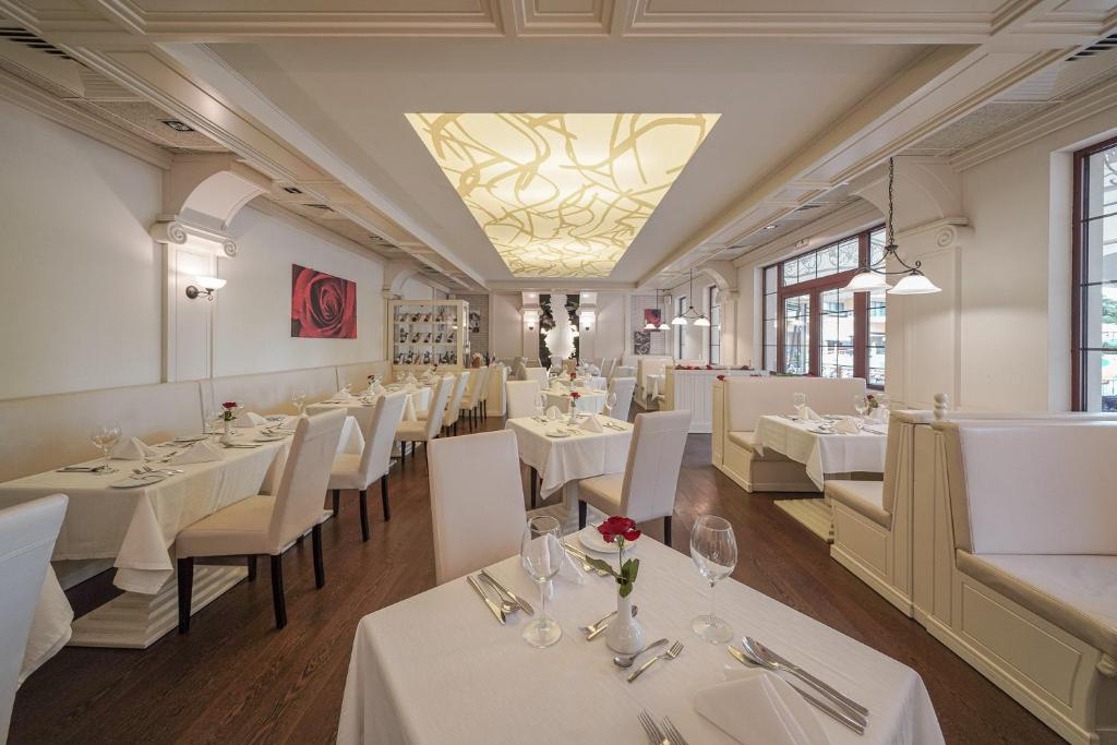 Restaurace v ubytování GRIFID Arabella Hotel - Ultra All inclusive & Aquapark