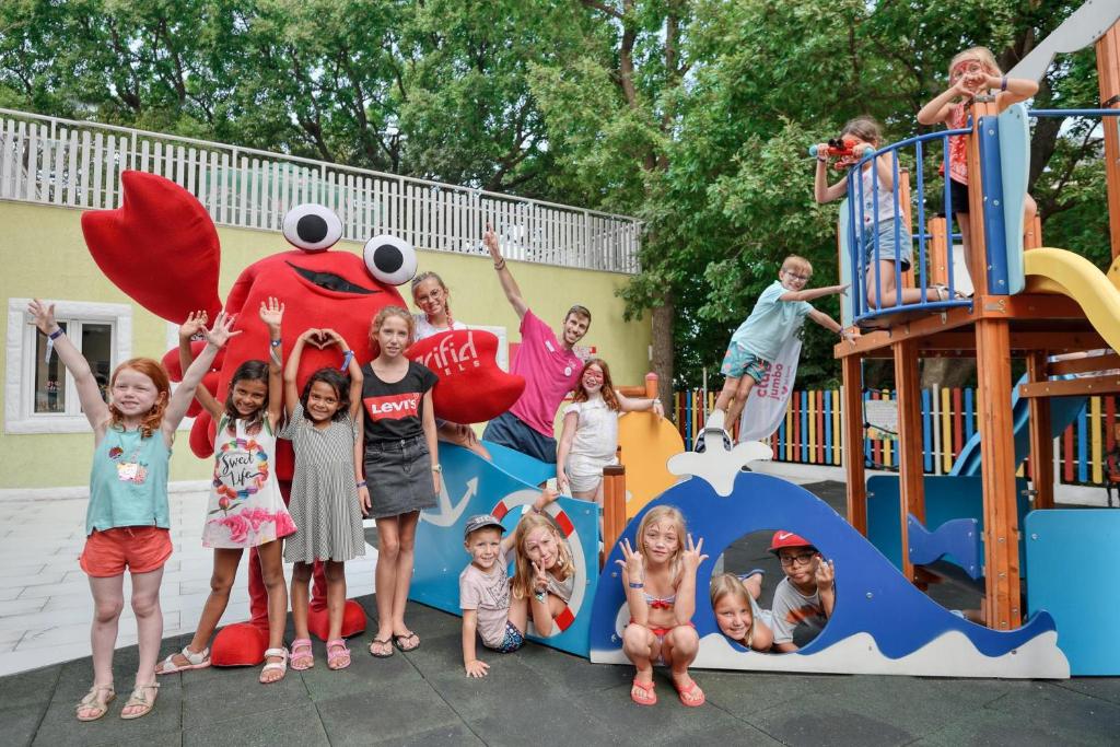 Děti v ubytování GRIFID Arabella Hotel - Ultra All inclusive & Aquapark