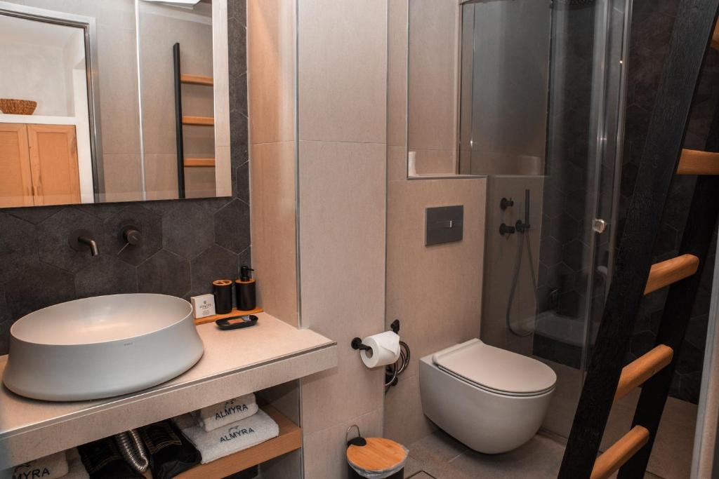 Almyra Oia Suites - 18