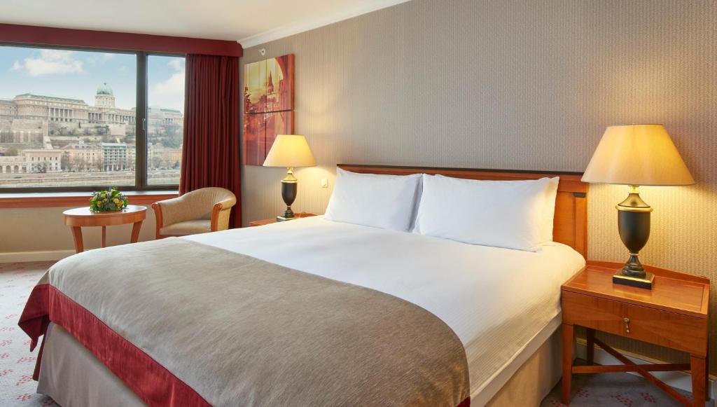 Postel nebo postele na pokoji v ubytování InterContinental Budapest by IHG