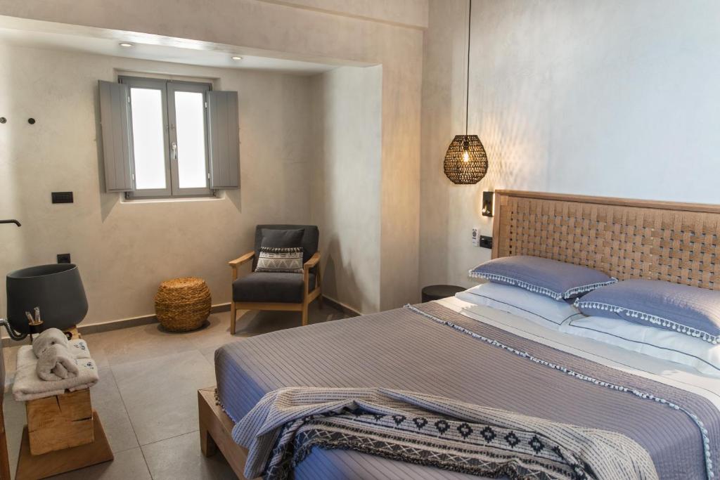 Almyra Oia Suites - 2