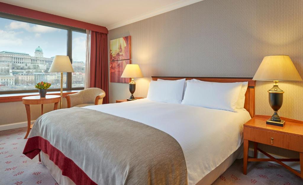 Postel nebo postele na pokoji v ubytování InterContinental Budapest by IHG