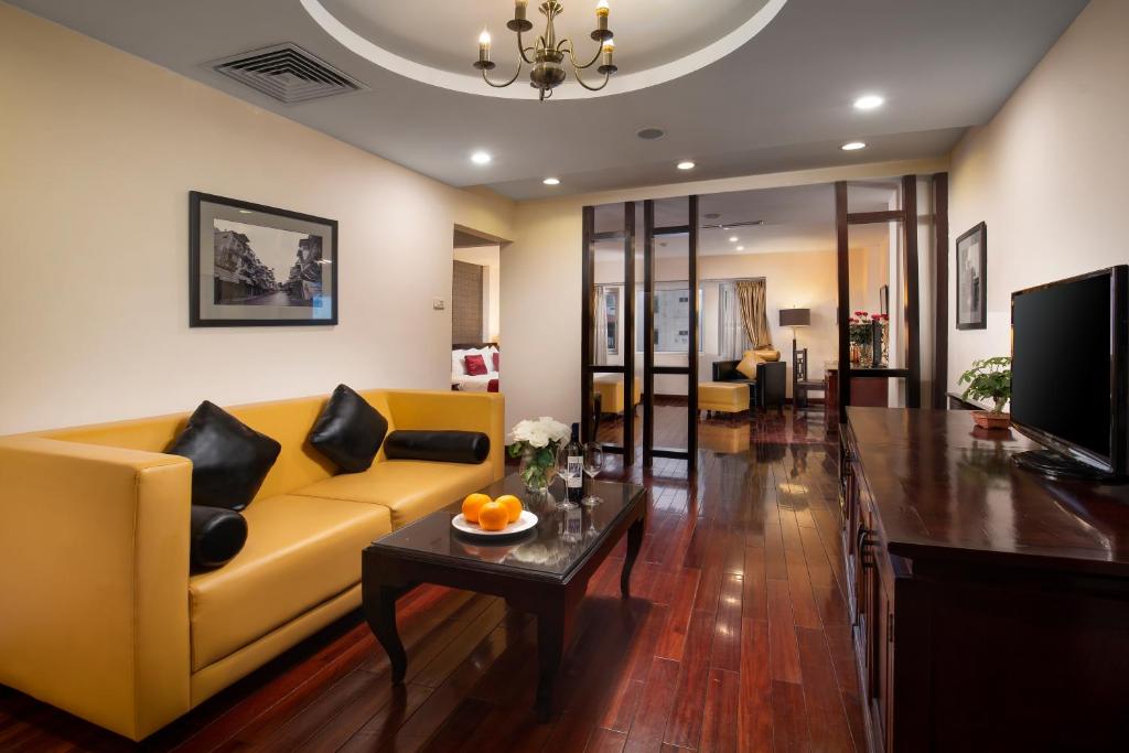 TV a/nebo společenská místnost v ubytování TK123 Hanoi Hotel
