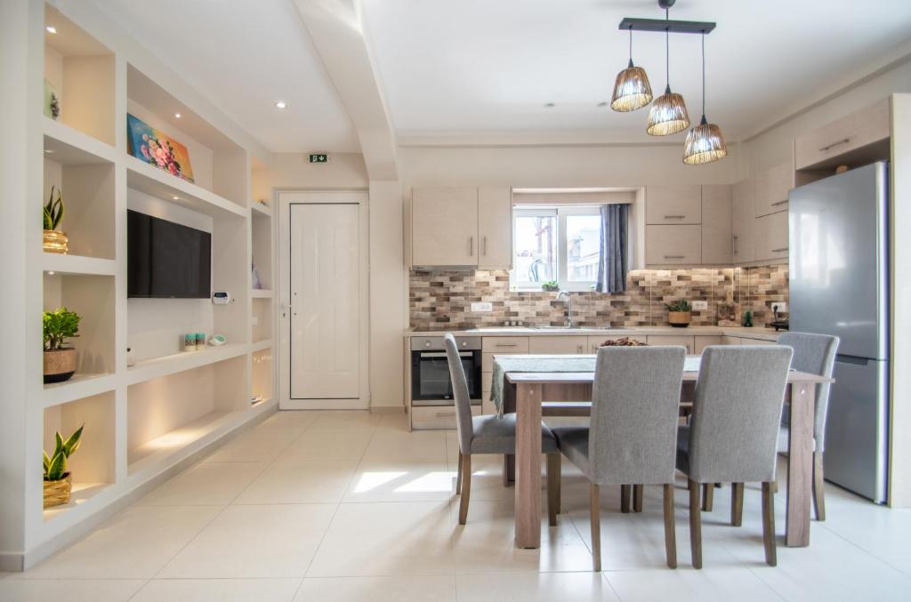 Kuchyň nebo kuchyňský kout v ubytování Alcmene Lux Apartment by "elite"