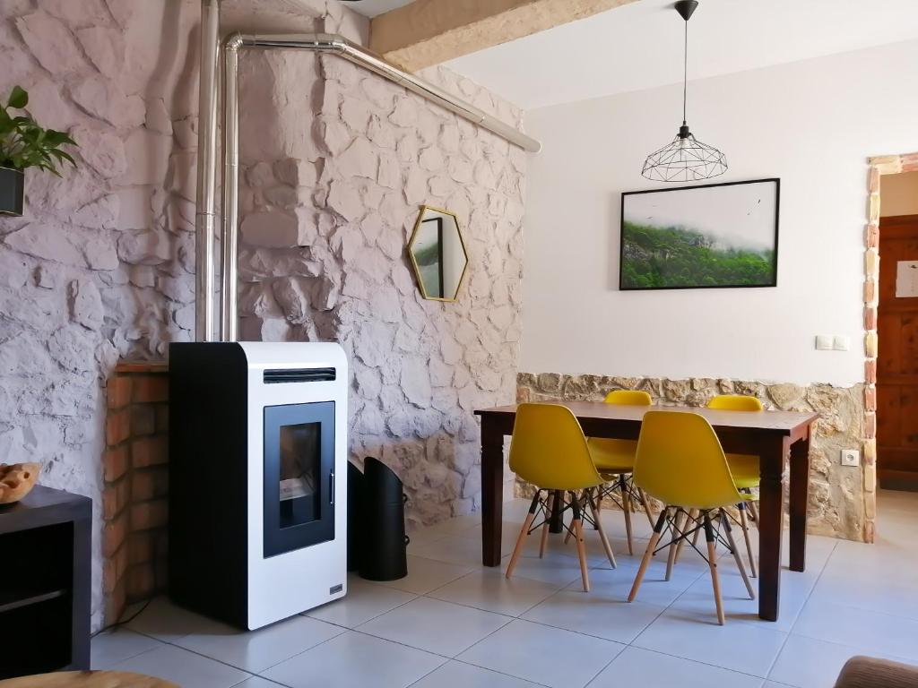 Kuchyň nebo kuchyňský kout v ubytování Mas de Pau - Boutique Apartments