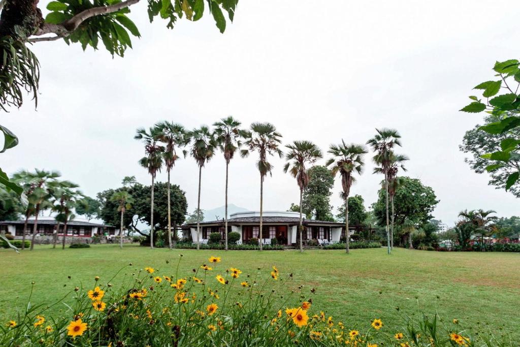 Vườn quanh Fish Tail Lodge