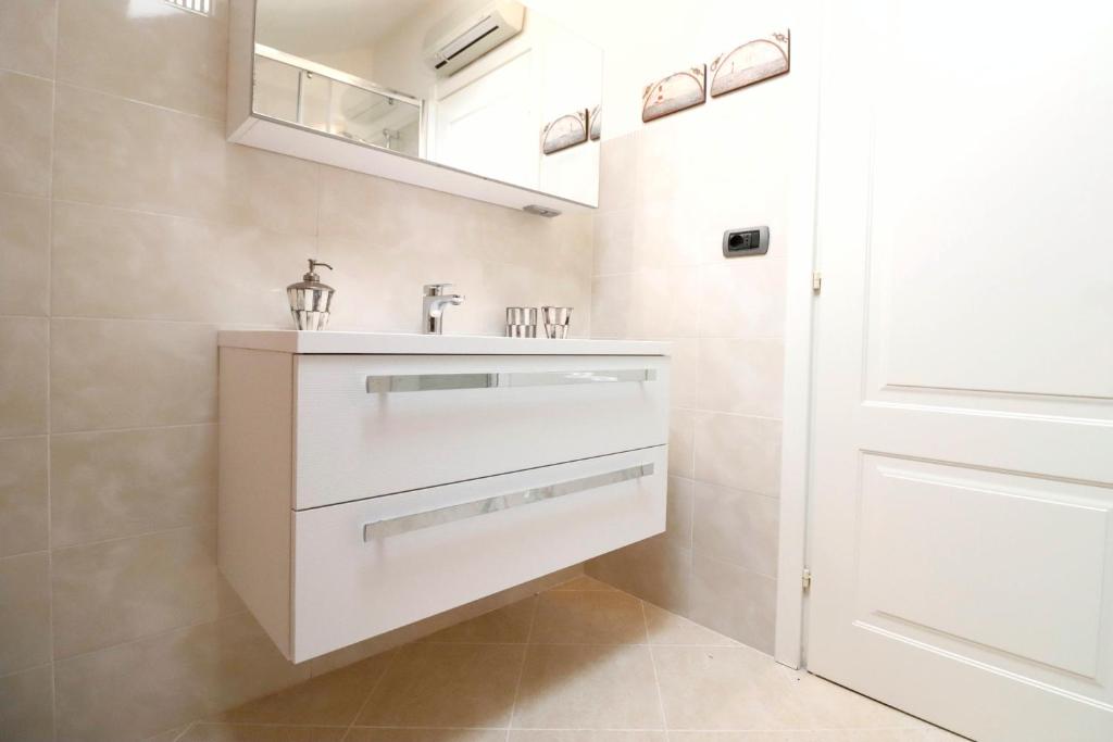 Фотография из галереи CasaViva - Central Seaview Penthouse in Camogli в Камольи