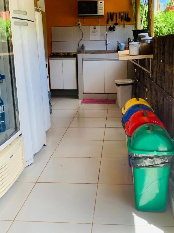 Kuchyň nebo kuchyňský kout v ubytování Hostel Ilha do Amor