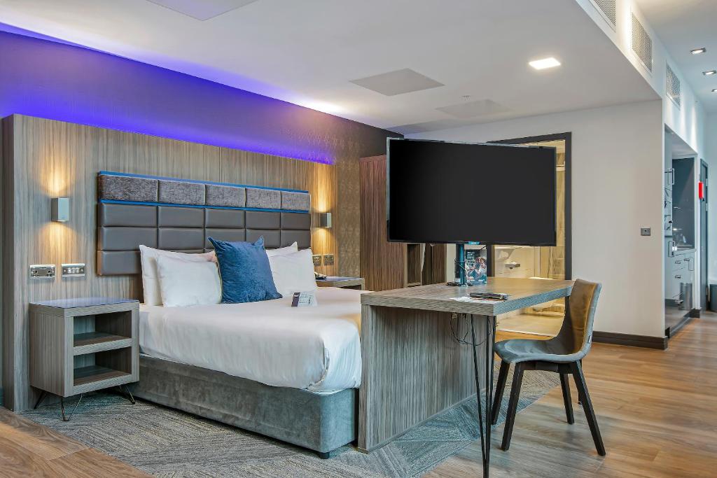 Roomzzz Manchester Victoria - Resim 31