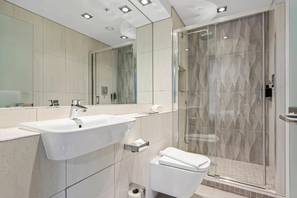 Roomzzz Manchester Victoria - Resim 33