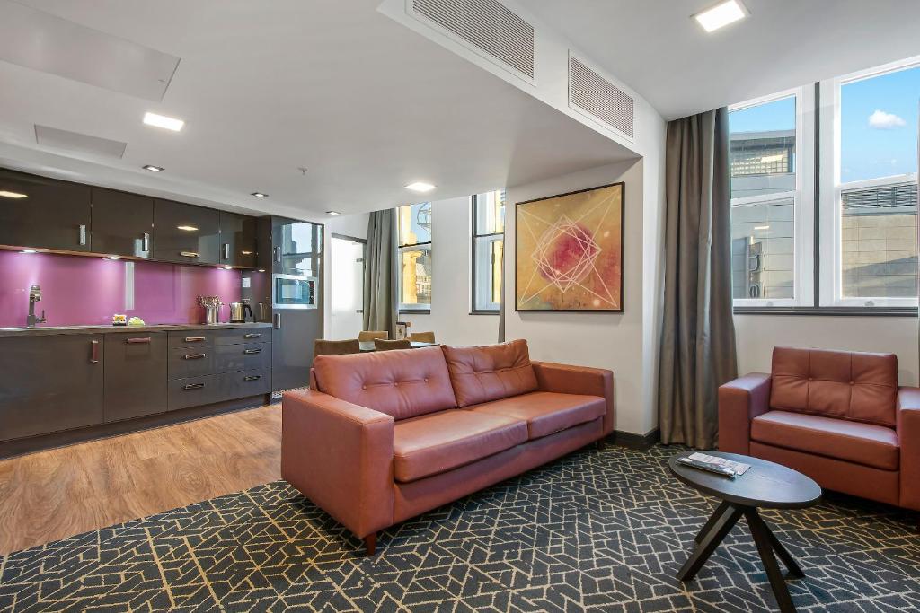 Roomzzz Manchester Victoria - Resim 4