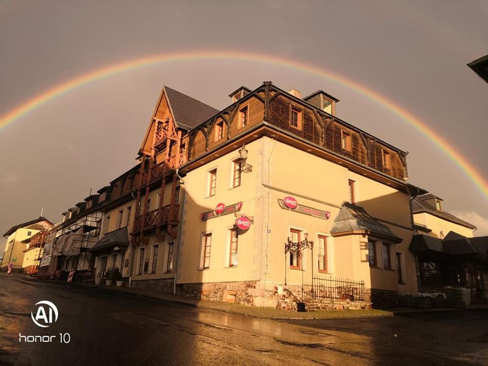 Budova, kde se hotel nachází