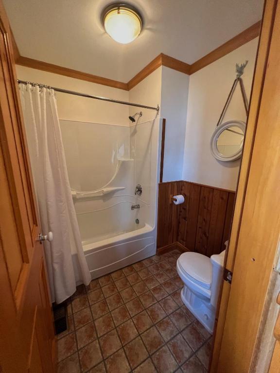 Koupelna v ubytování Auberge au Poste de Traite