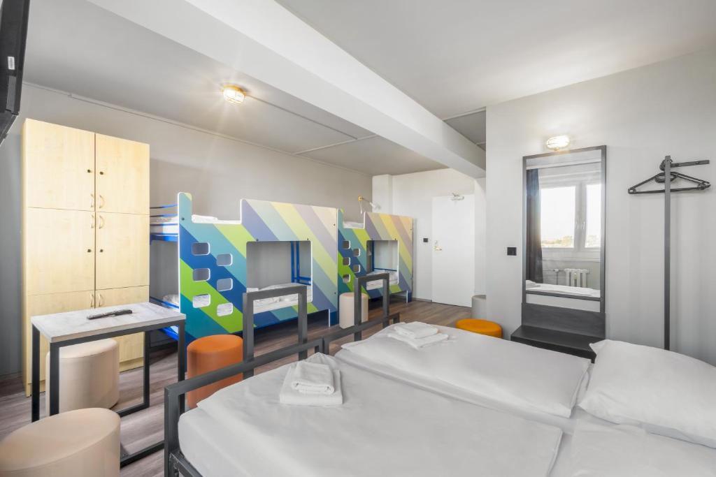 
 Bed in 6-Bed Dormitory Room
