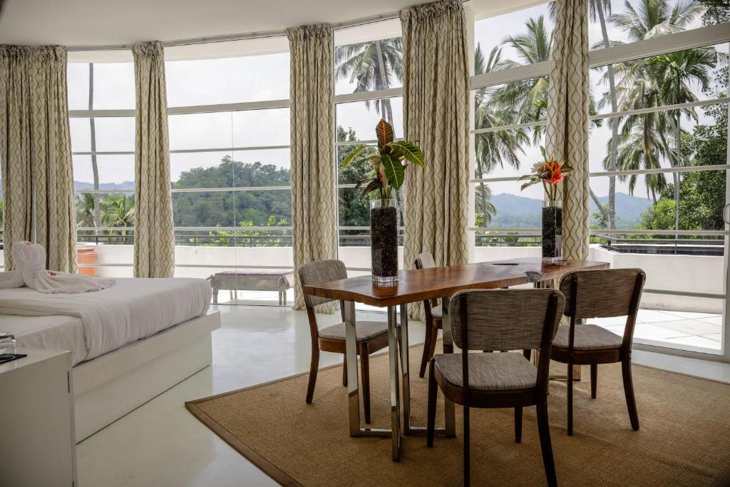 The Flame Tree Estate & Hotel - 13