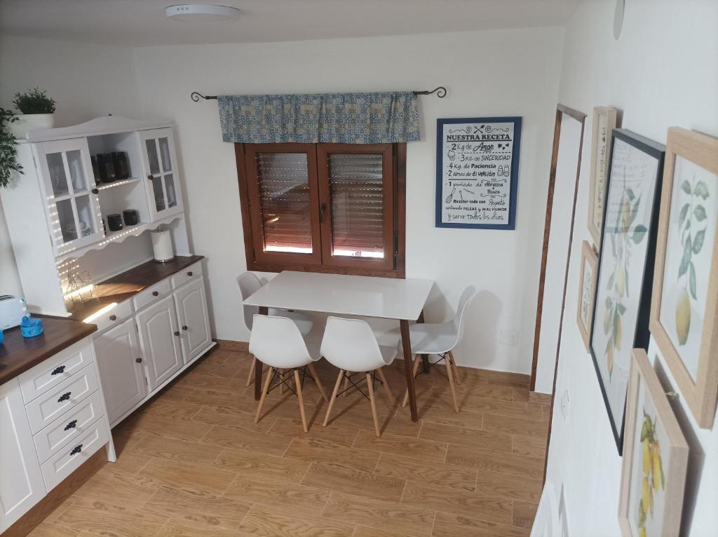 Kuchyň nebo kuchyňský kout v ubytování Casa La Piedra
