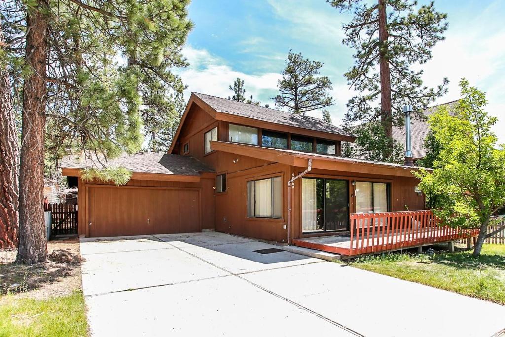 Lakeview Fishing House121 by Big Bear Vacations, Big Bear Lake