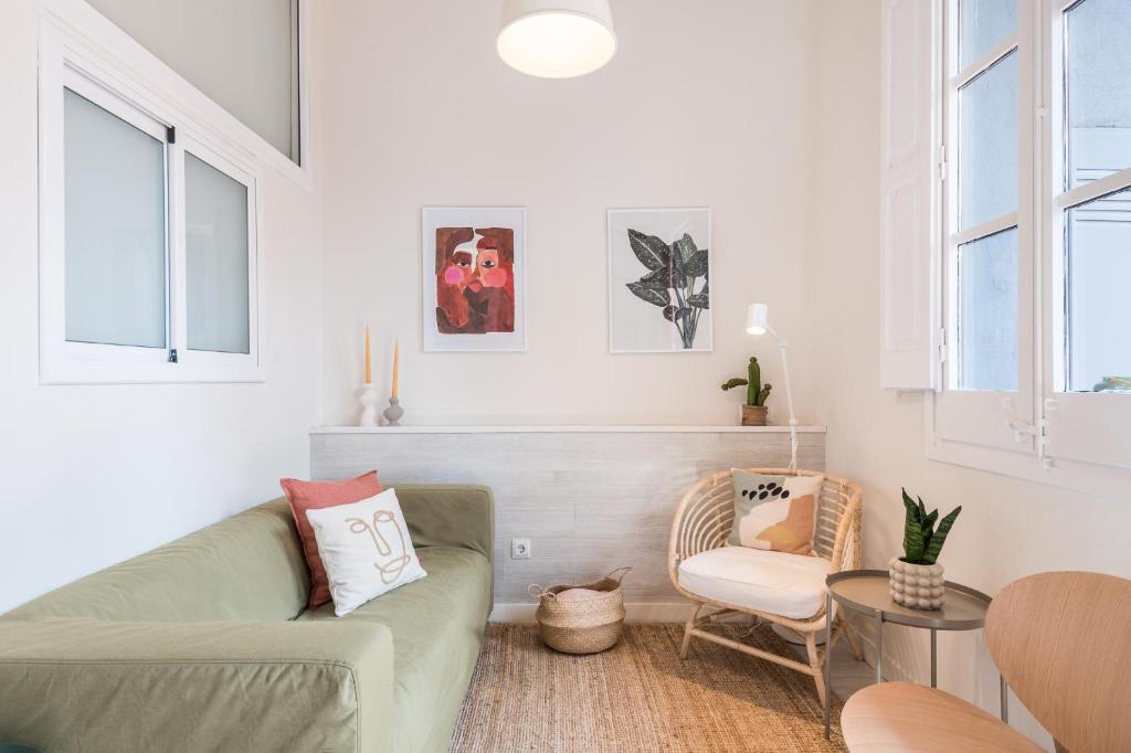 Posedenie v ubytovaní Cozy Apt with sunny terrace in the heart of Gracia