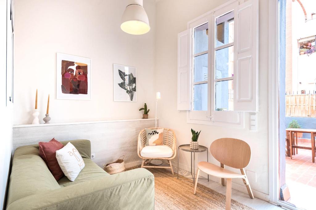 Posedenie v ubytovaní Cozy Apt with sunny terrace in the heart of Gracia