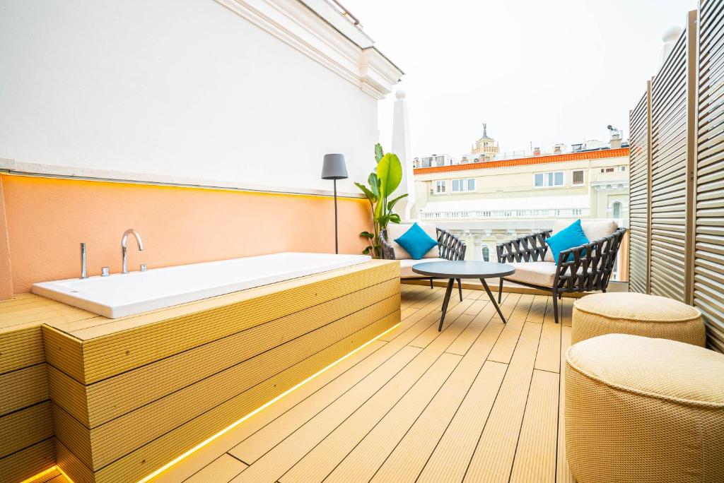 Balkón nebo terasa v ubytování SmartRental Collection Gran Vía Capital