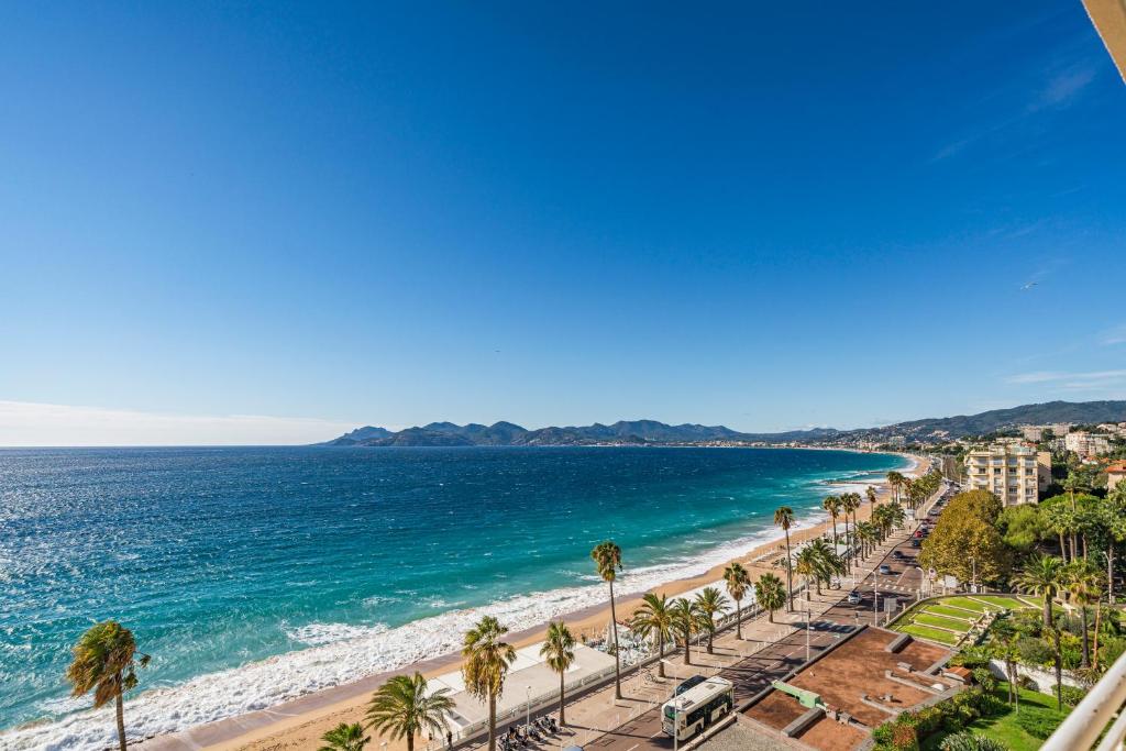 Wdf sea-view one bedroom heart of Cannes