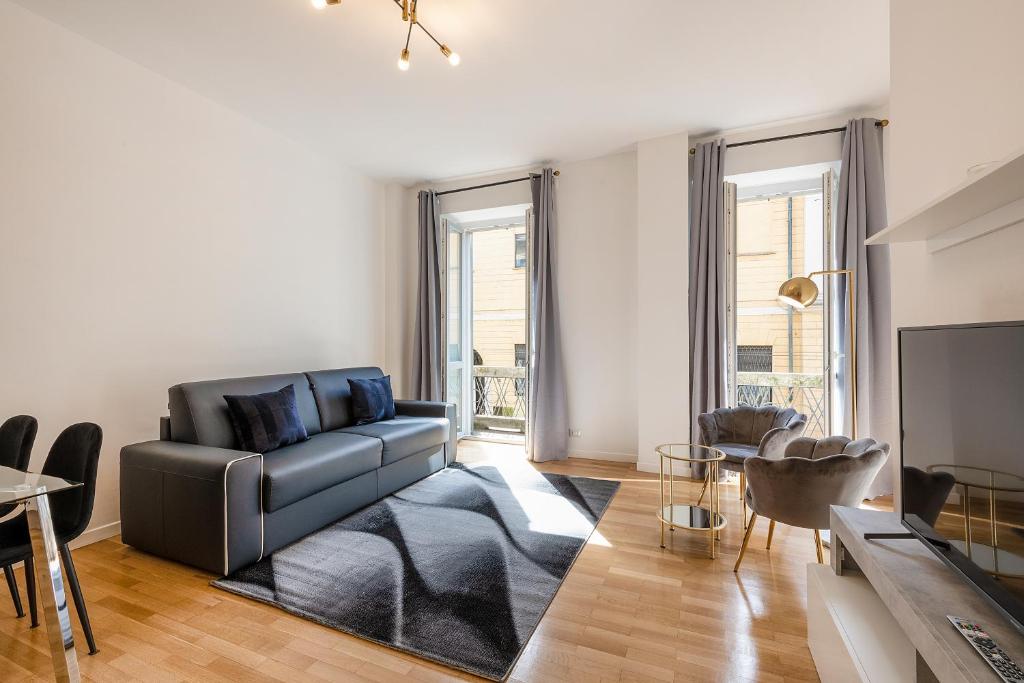 Milan Royal Suites - Centro Cadorna - Apartment With Balcony