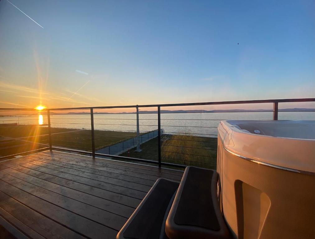 Hullám Panorama & Jacuzzi 8638 Balatonlelle, 9 Hullám utca kép - 1