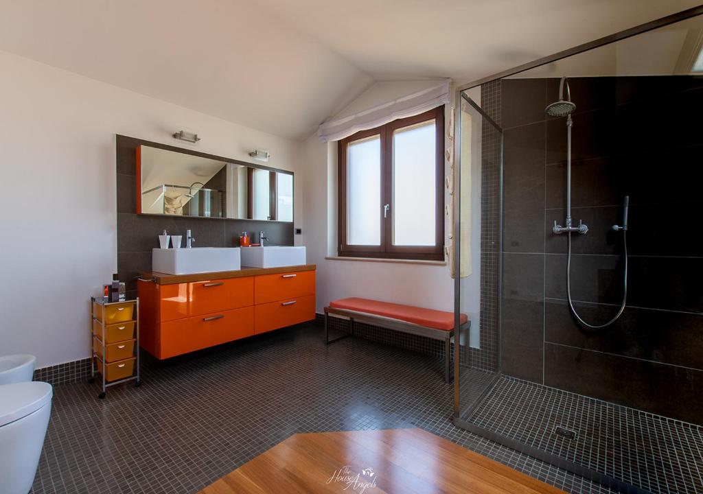 Łóżko lub łóżka w pokoju w obiekcie LANGA SUNSET VILLA