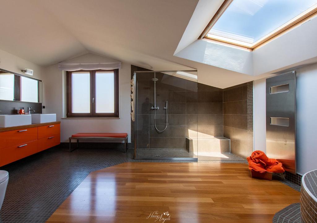 Łazienka w obiekcie LANGA SUNSET VILLA