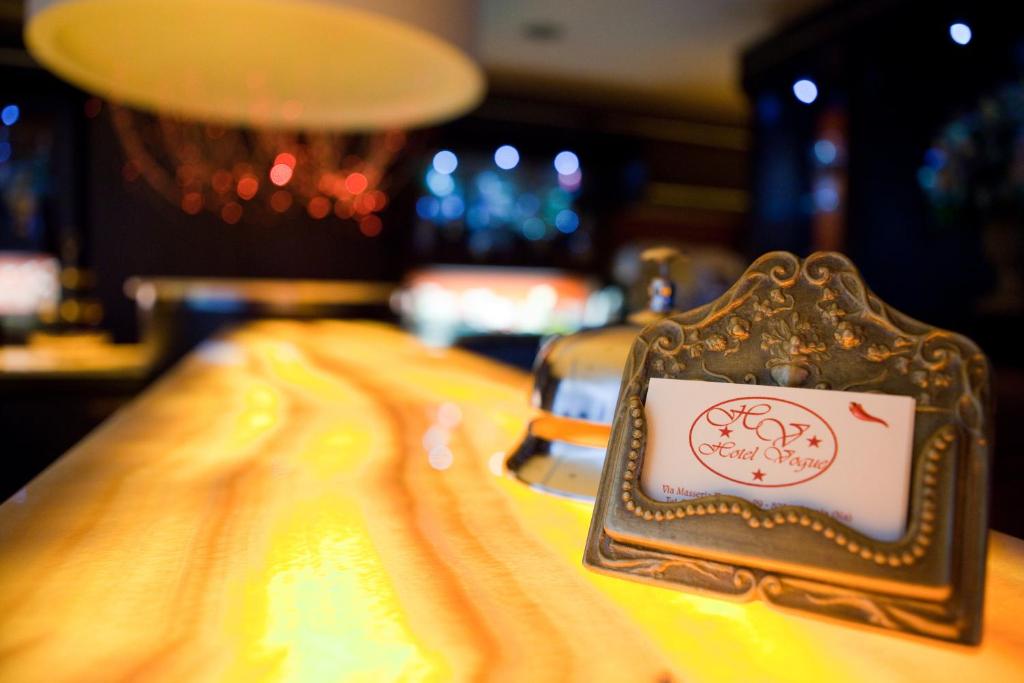 Certificat, premi, rètol o un altre document de Hotel Vogue