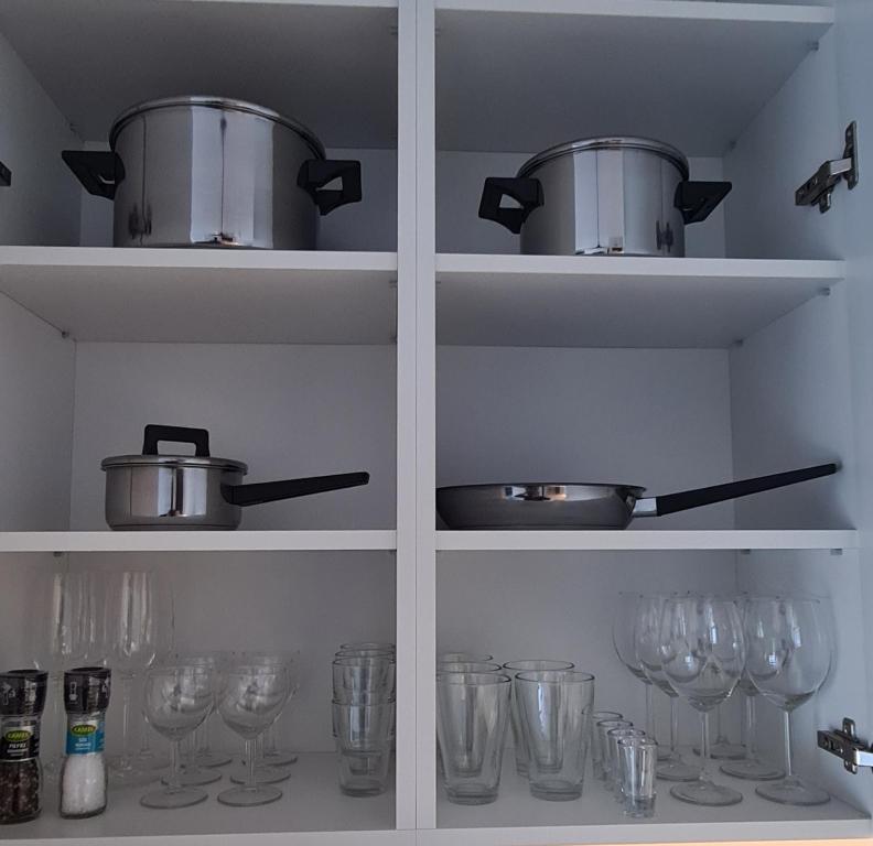 Kuchyňa alebo kuchynka v ubytovaní 61 - Apartamenty Siedlce - Nowy apartament w centrum przy ul 3 Maja 51a