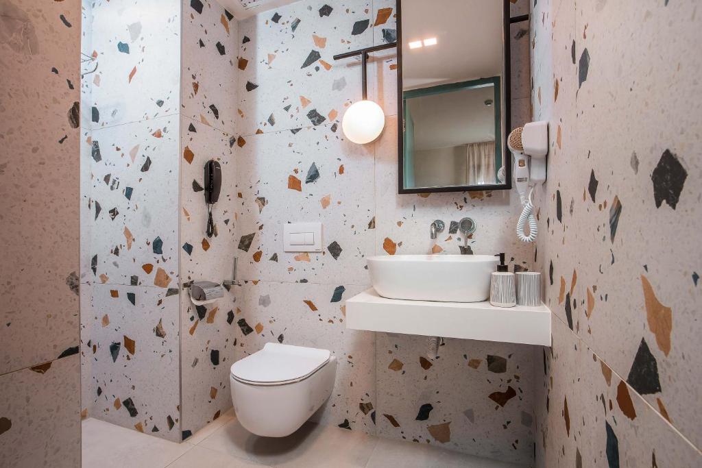 Mazoren Art Hotel - 10