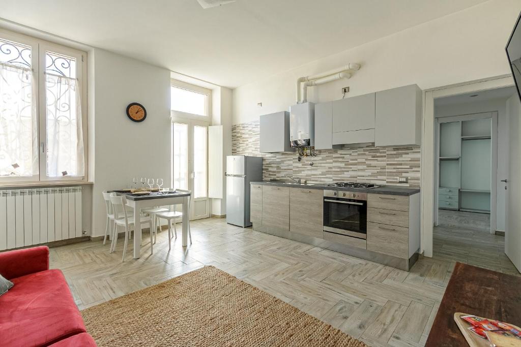 Kuchnia lub aneks kuchenny w obiekcie Al 33 di Via Roma - Apartments