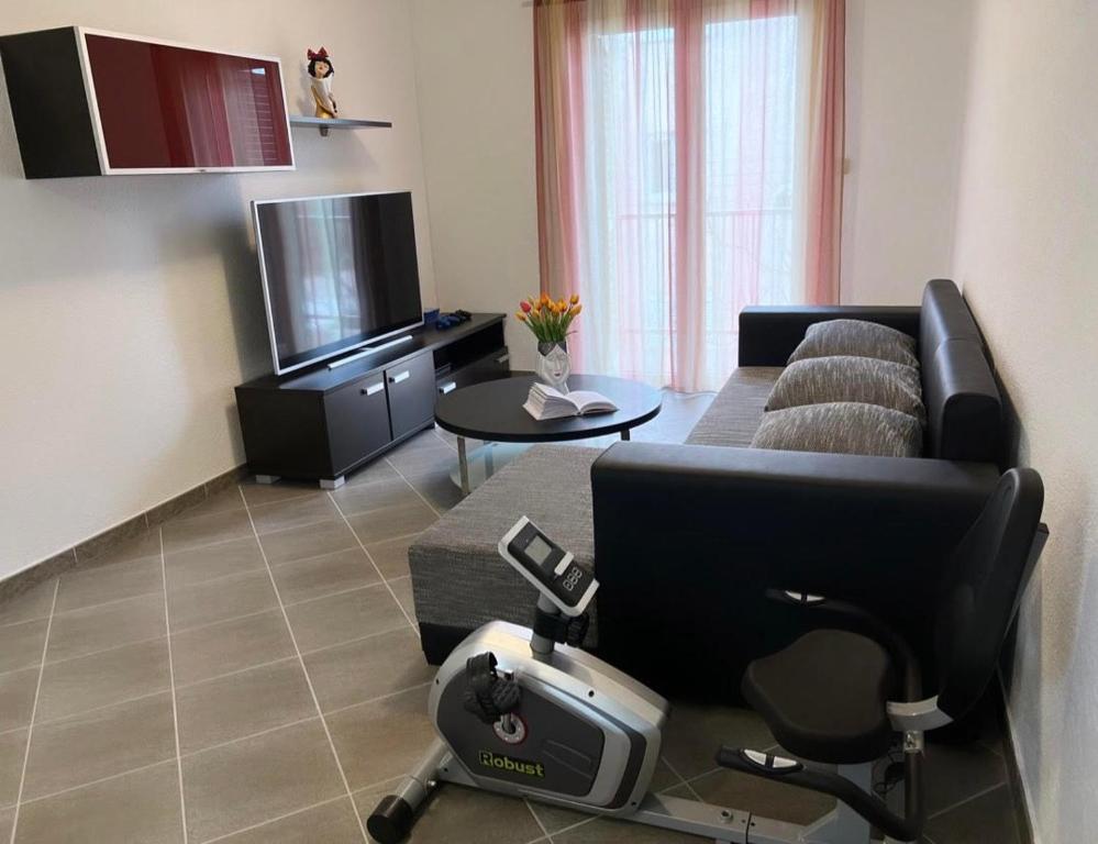 Fotografie z fotogalerie ubytování Apartments Mihi v destinaci Podstrana
