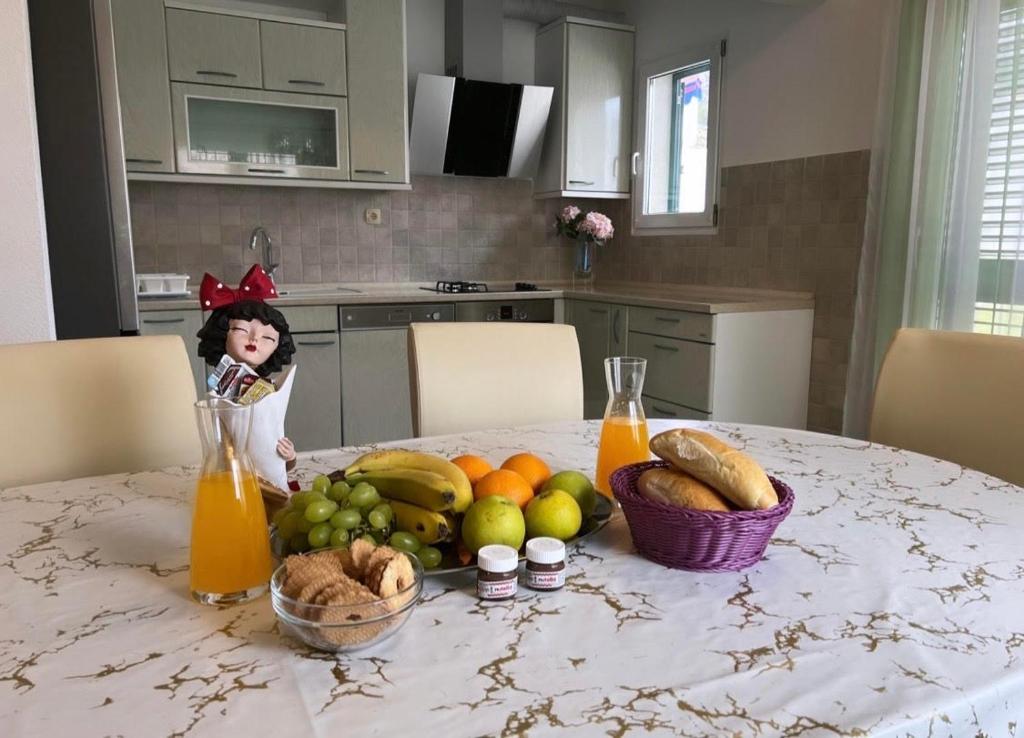 Jídlo v apartmánu nebo okolí