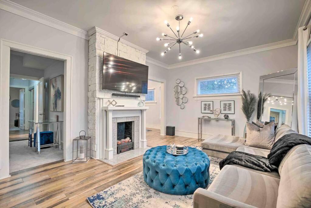 Luxurious Historical Loft Unit B - Housity