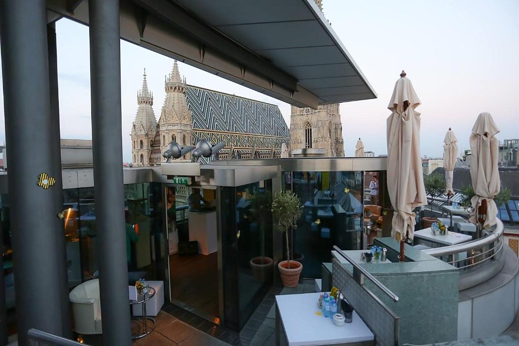 Balkón nebo terasa v ubytování DO&CO Hotel Vienna