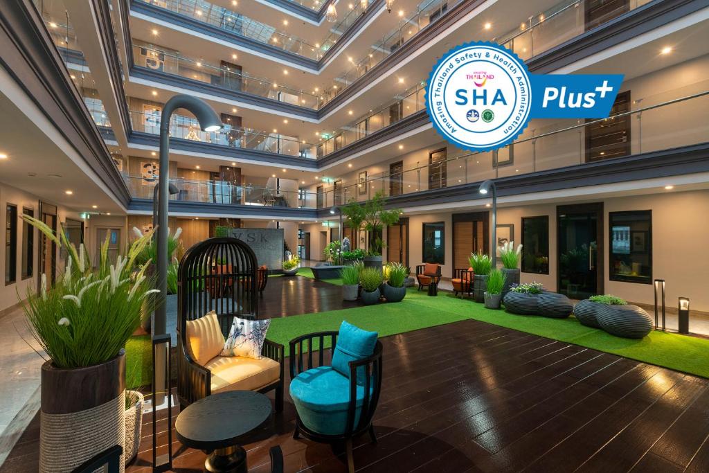 un vestíbulo en el shilla plus hotel en Singapur en VSK RESIDENCE - SHA Extra Plus en Lat Krabang