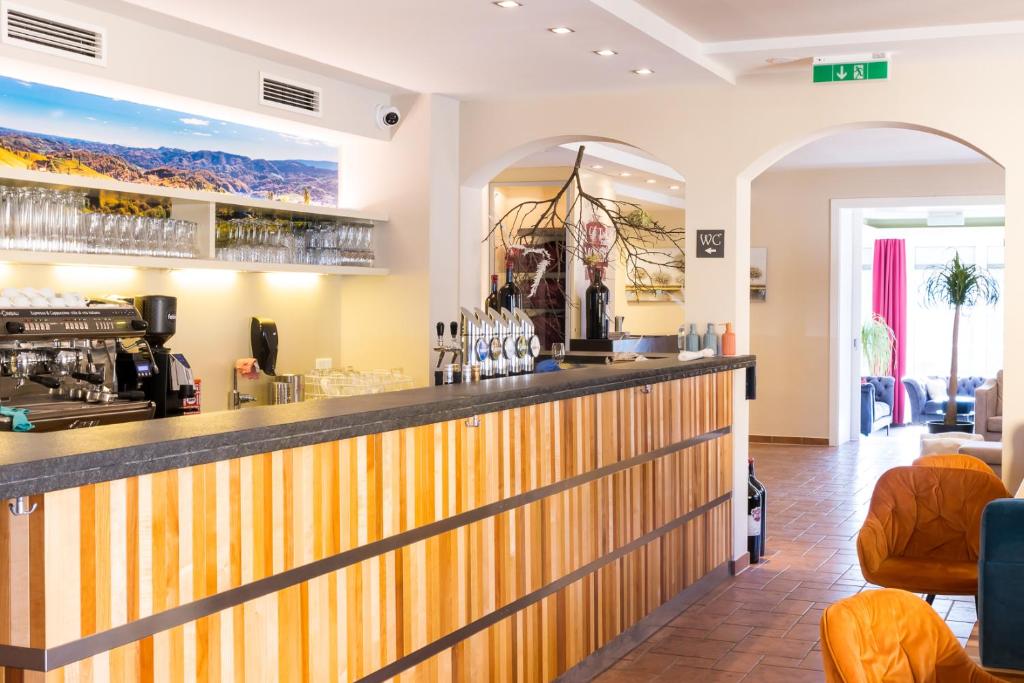 Lounge alebo bar v ubytovaní Landhotel GUT MOSER