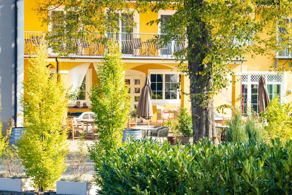 Vonkajšia záhrada v ubytovaní Landhotel GUT MOSER