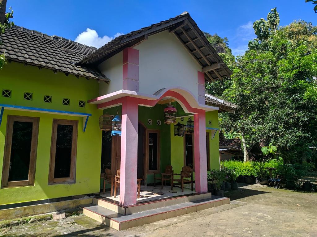 HOMESTAY MBAH POMO SRIHARJO - Housity