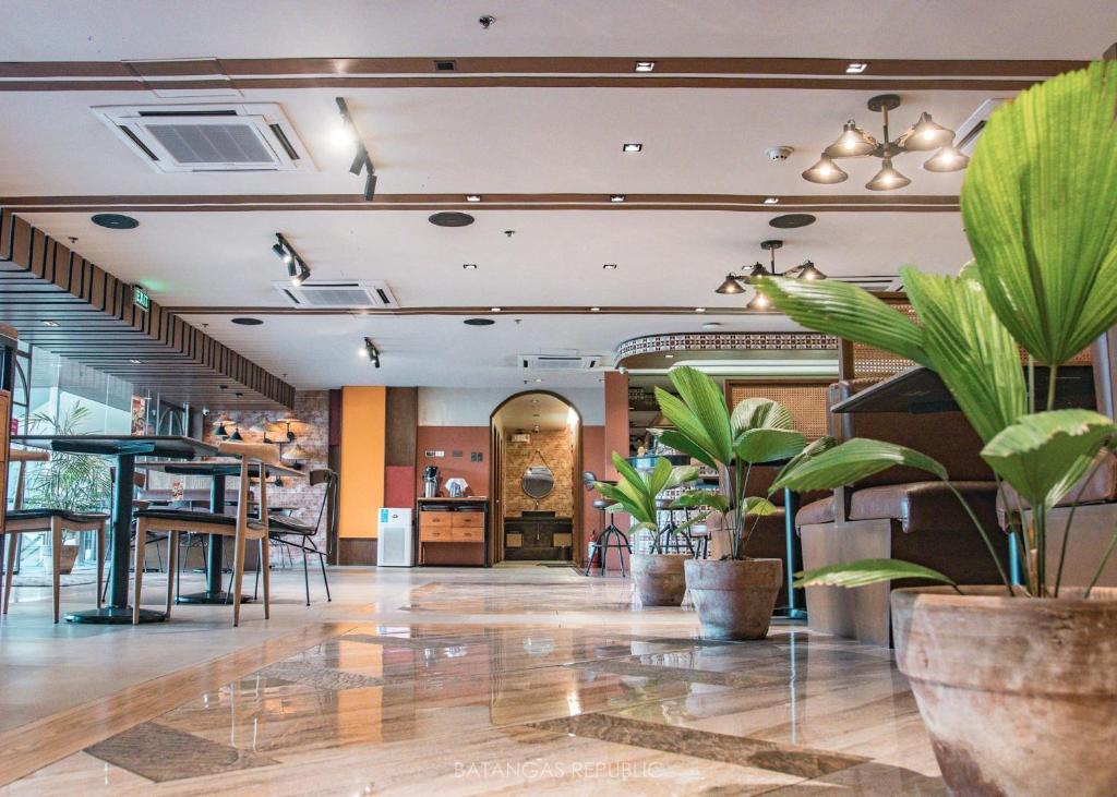 Restaurace v ubytování Bravo Tanauan Hotel