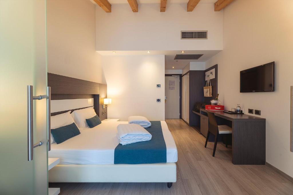 Hi Hotels Trento - Wellness & Spa Adults Only - Junior Suite With Hot Tub