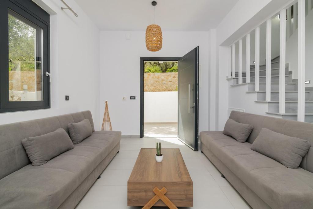 A seating area at Queen of Zakynthos Luxury Villas