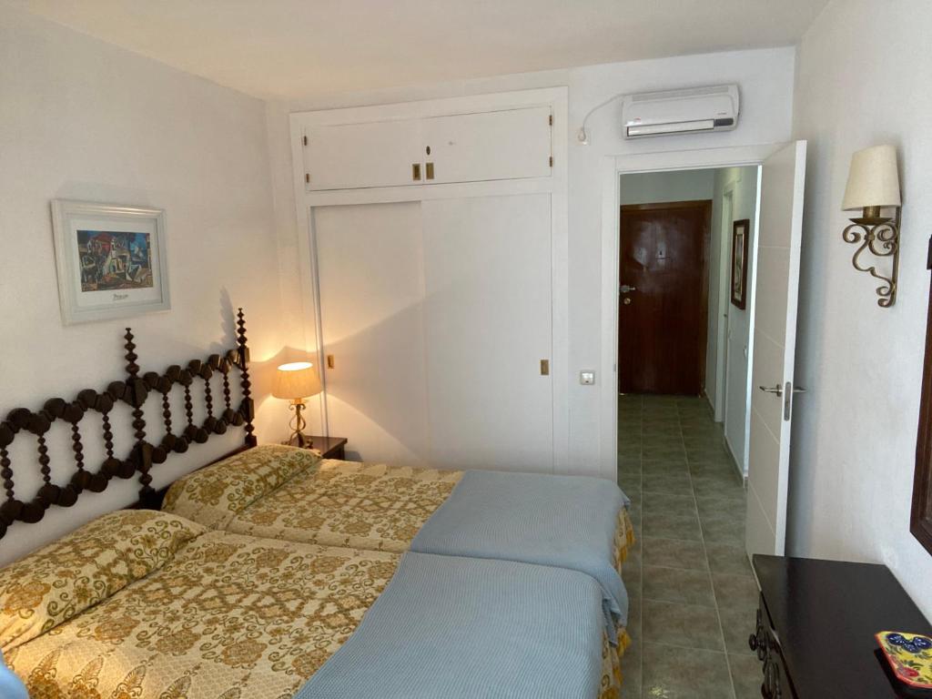 Posteľ alebo postele v izbe v ubytovaní First Line, to the beach, 1 bed Apt , Sleeps