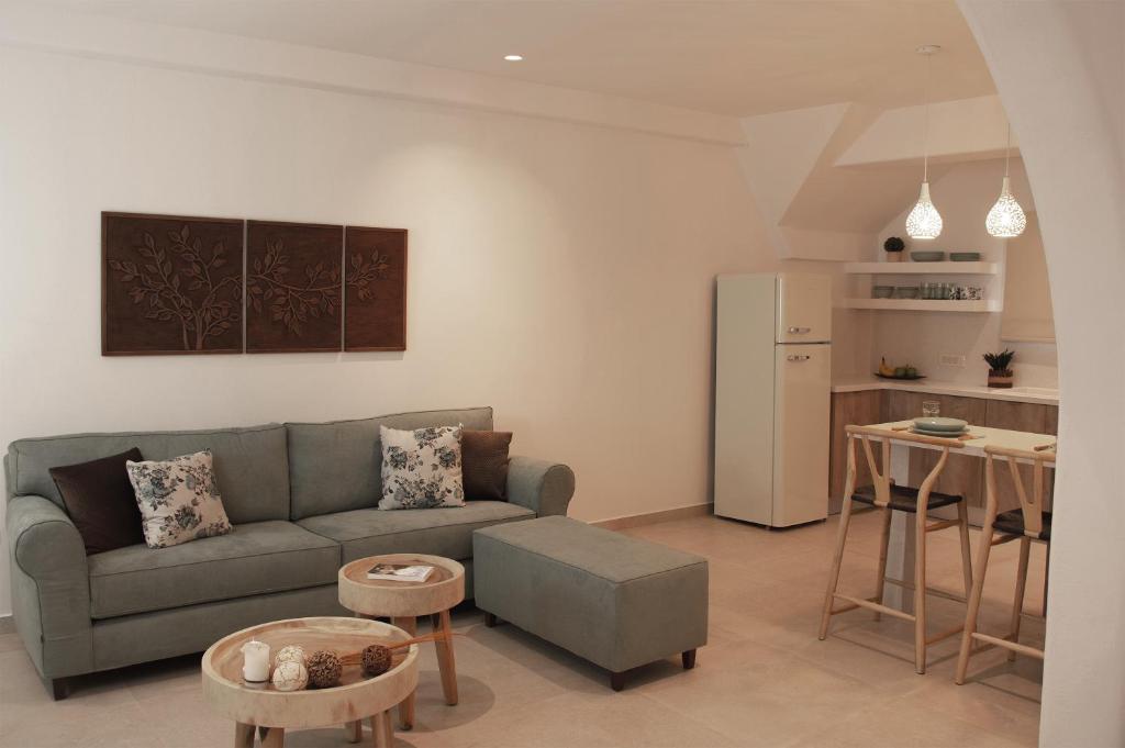Kuchyň nebo kuchyňský kout v ubytování PITHOS MODERN APARTMENTS